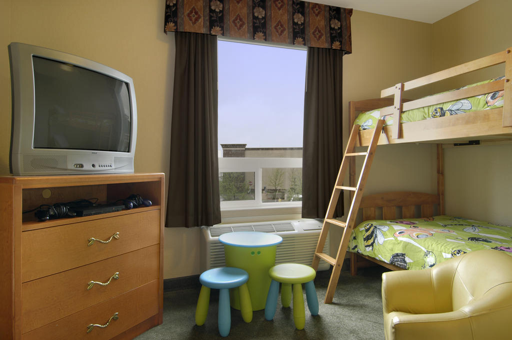 Days Inn By Wyndham Red Deer Habitación foto