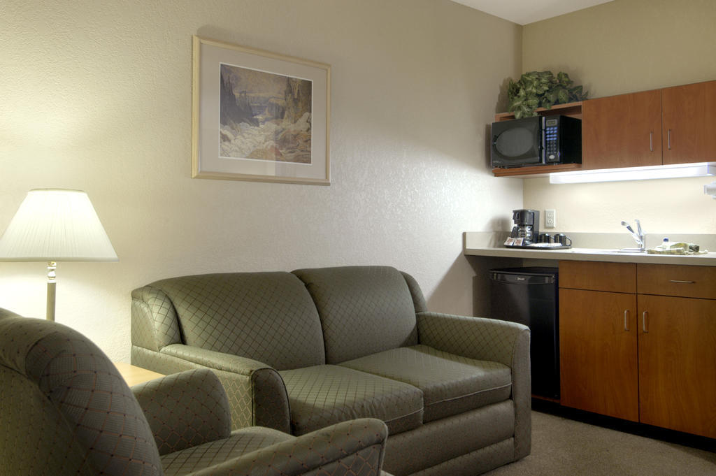 Days Inn By Wyndham Red Deer Habitación foto